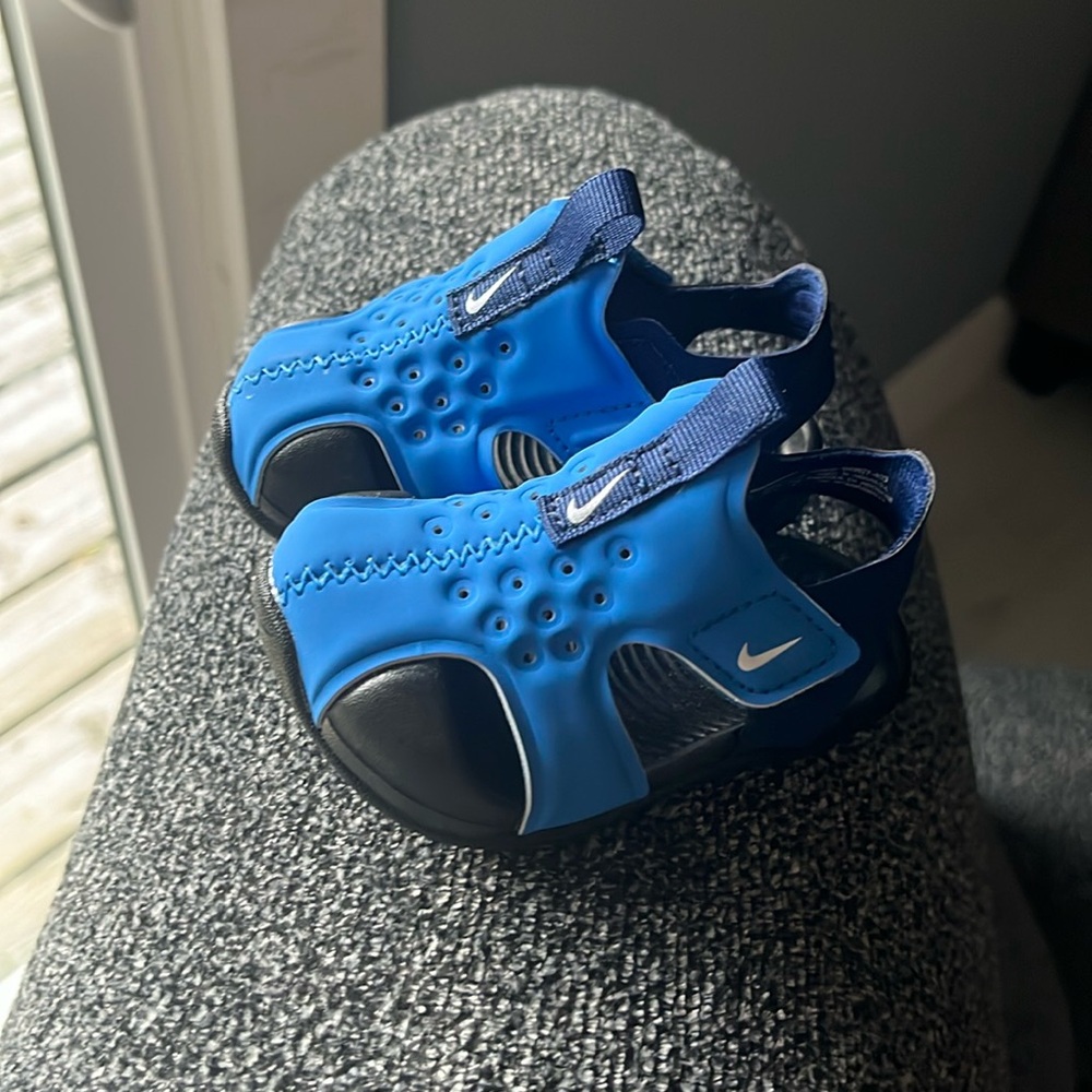 Never worn! Nike baby shoes, size 3c